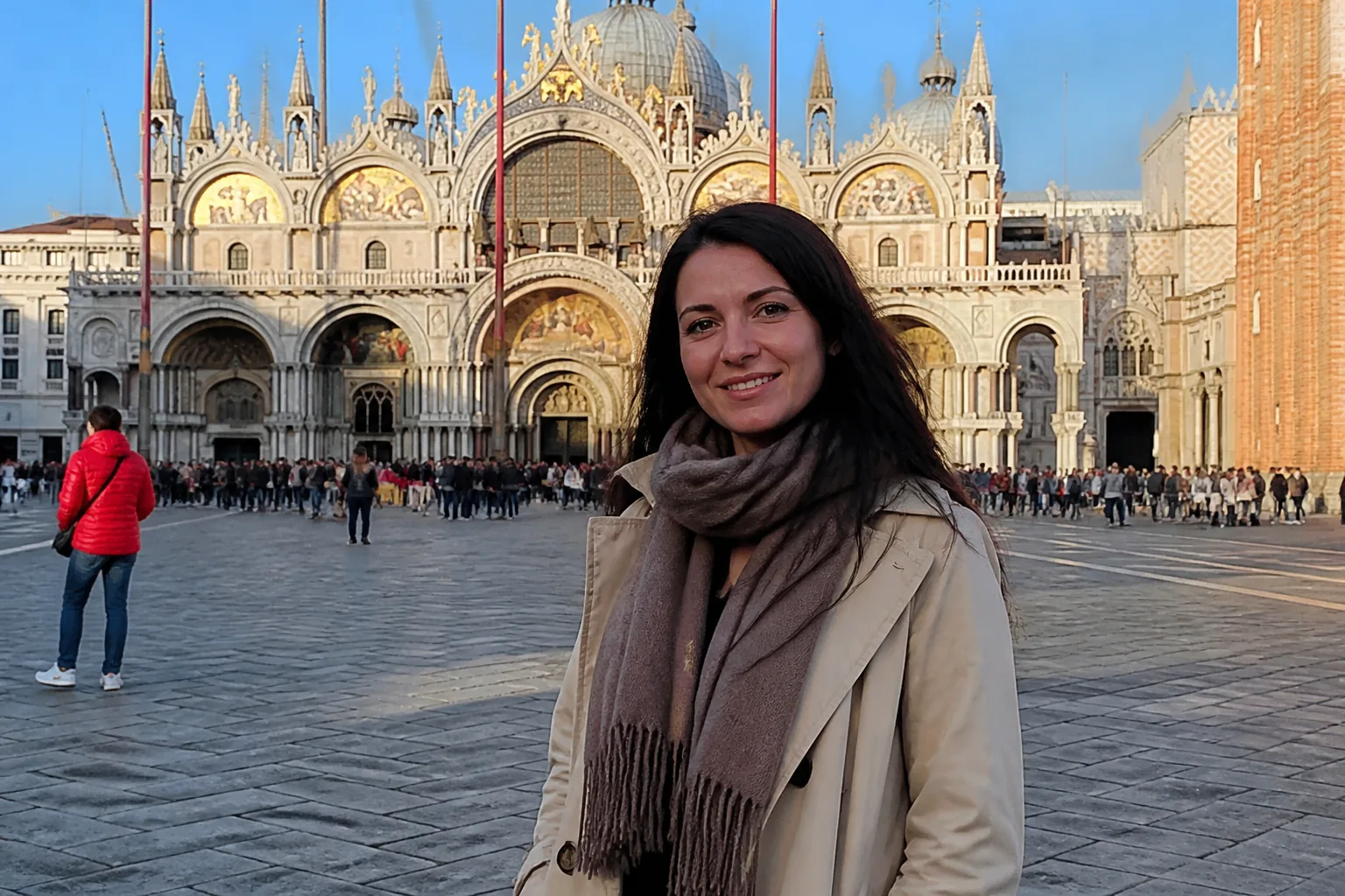 Travel portrait: remove a passerby — before